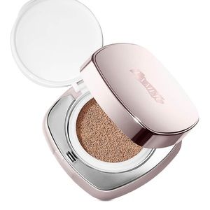 La Mer Luminous Lifting Cushion Compact SPF 20